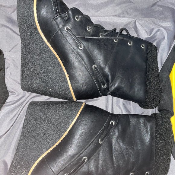 Wedge Lace Up Ankle Boot - Arcy by Shoedazzle Size 9 - Picture 2 of 3